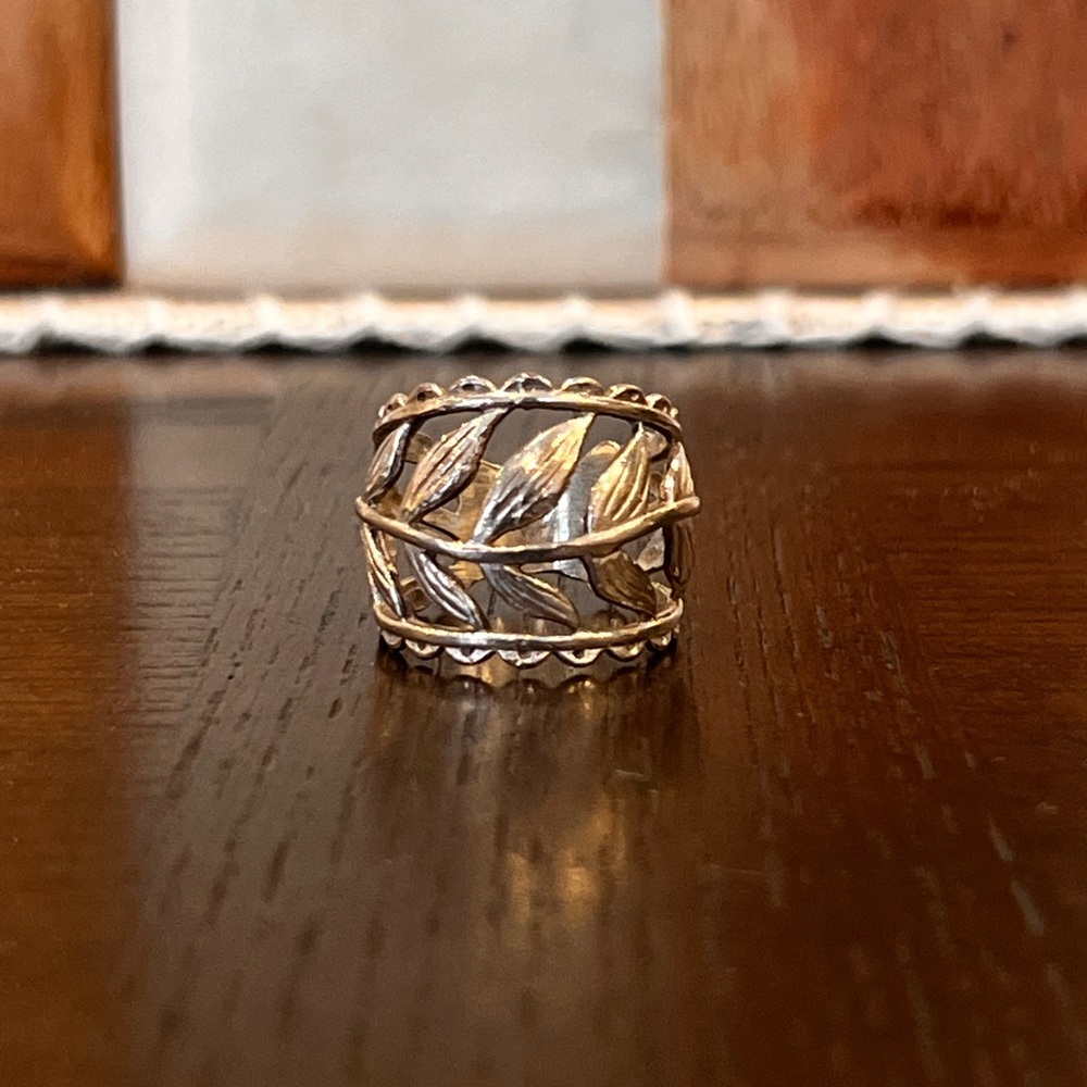 Silver leaf ring